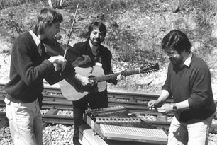 Martin Hauzenberger Erwin Bucher (Geige) und Paulin Nuotclà (Gitarre) 1982 in Bollement.