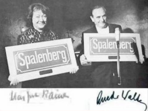Margrit Rainer und Ruedi Walter bei der Verleihung der "Ehrespalebärglemer"-Würde im Hotel Basel am 4. Oktober 1976