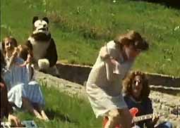 Polo Hofer im Videoclip zur Single Teddybär (1976)