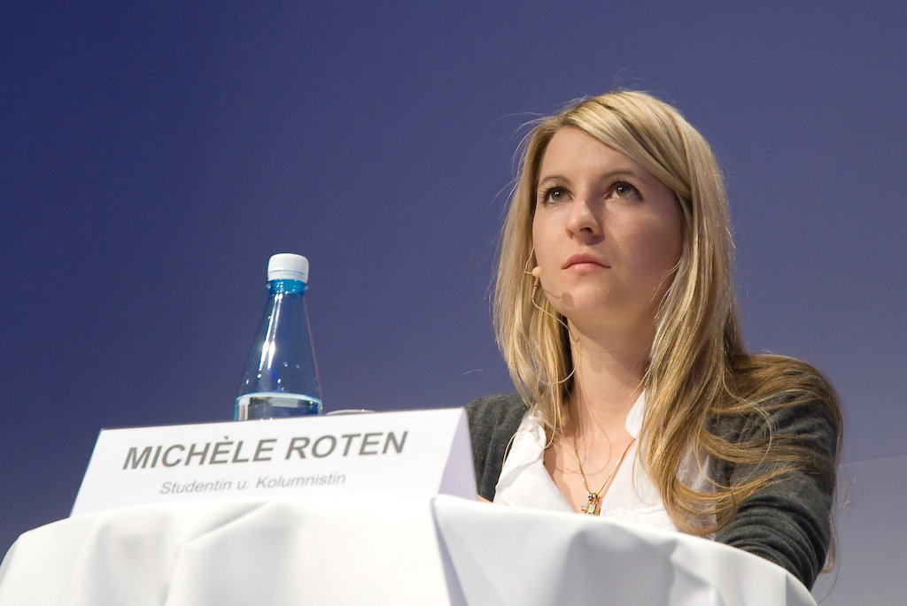 Michèle Roten 2008 an einem Podiumsgespräch