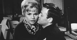 Mit Helmut Lohner im Film Pension Schöller (1960)